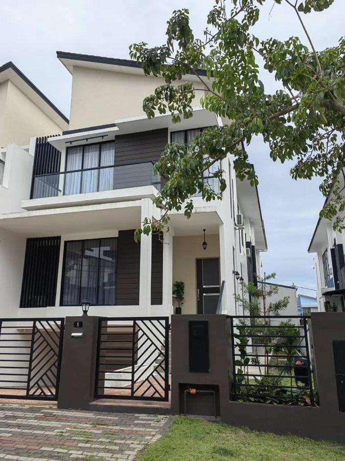 My Sweet Luxury 3 Story Semi D Homestay Rumah percutian